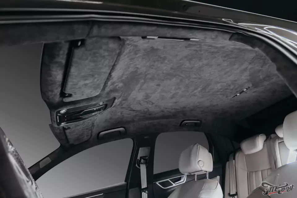 Перетянули потолок Audi A6 в алькантару и окрасили потолочный пластик в черный цвет